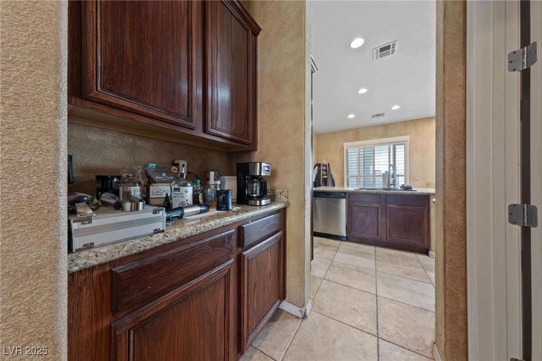 5921 Lone Ranch Avenue Las Vegas, NV 89131 - Photo 18 of 39 Butlers Pantry