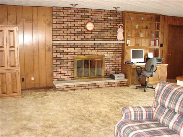 8110 Frye Road Indianapolis, IN 46259 - Photo 2 of 10 Gallery Image 2