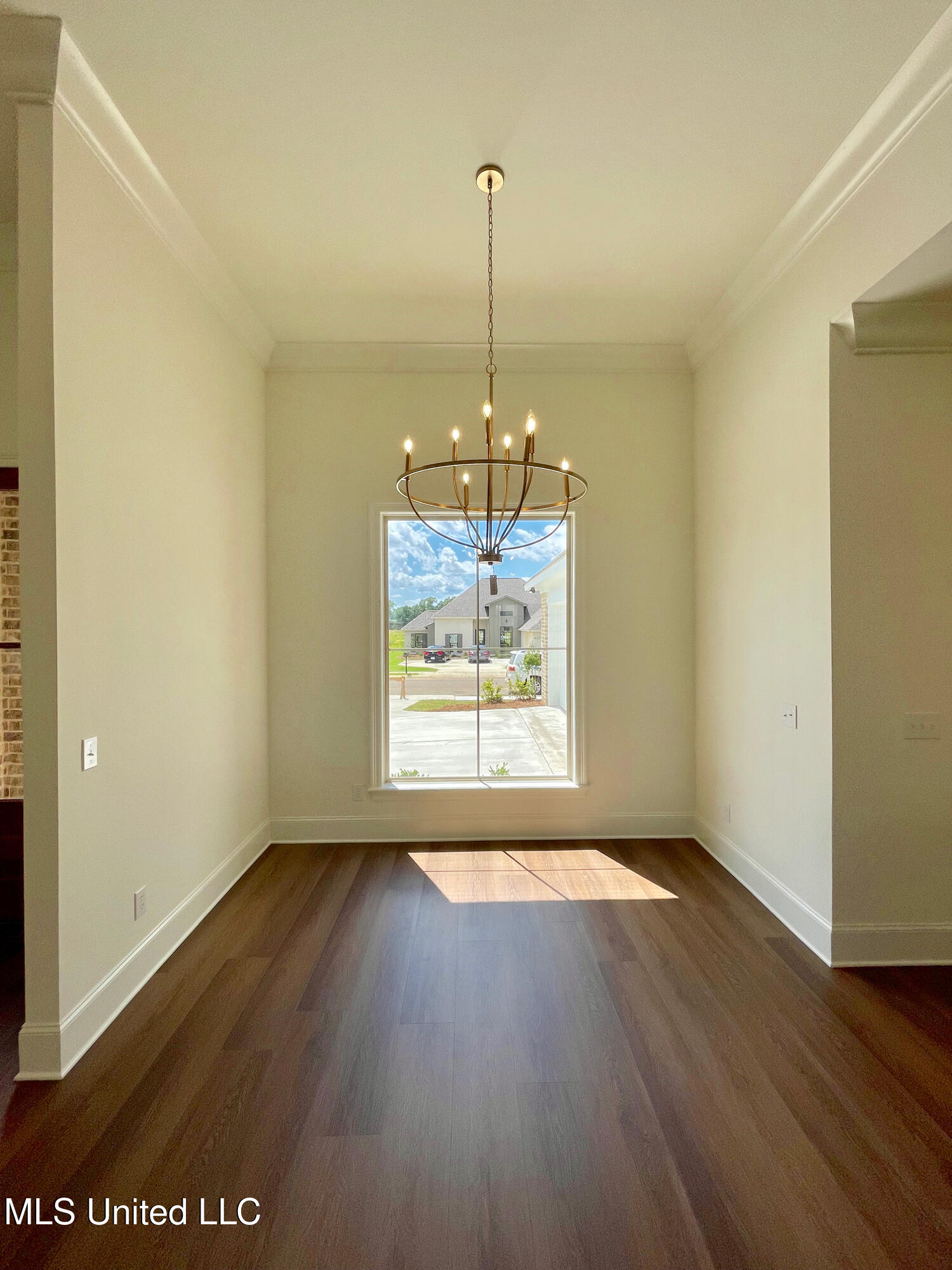 452 Aurora Circle Canton, MS 39046 - Photo 4 of 25 IMG_7873