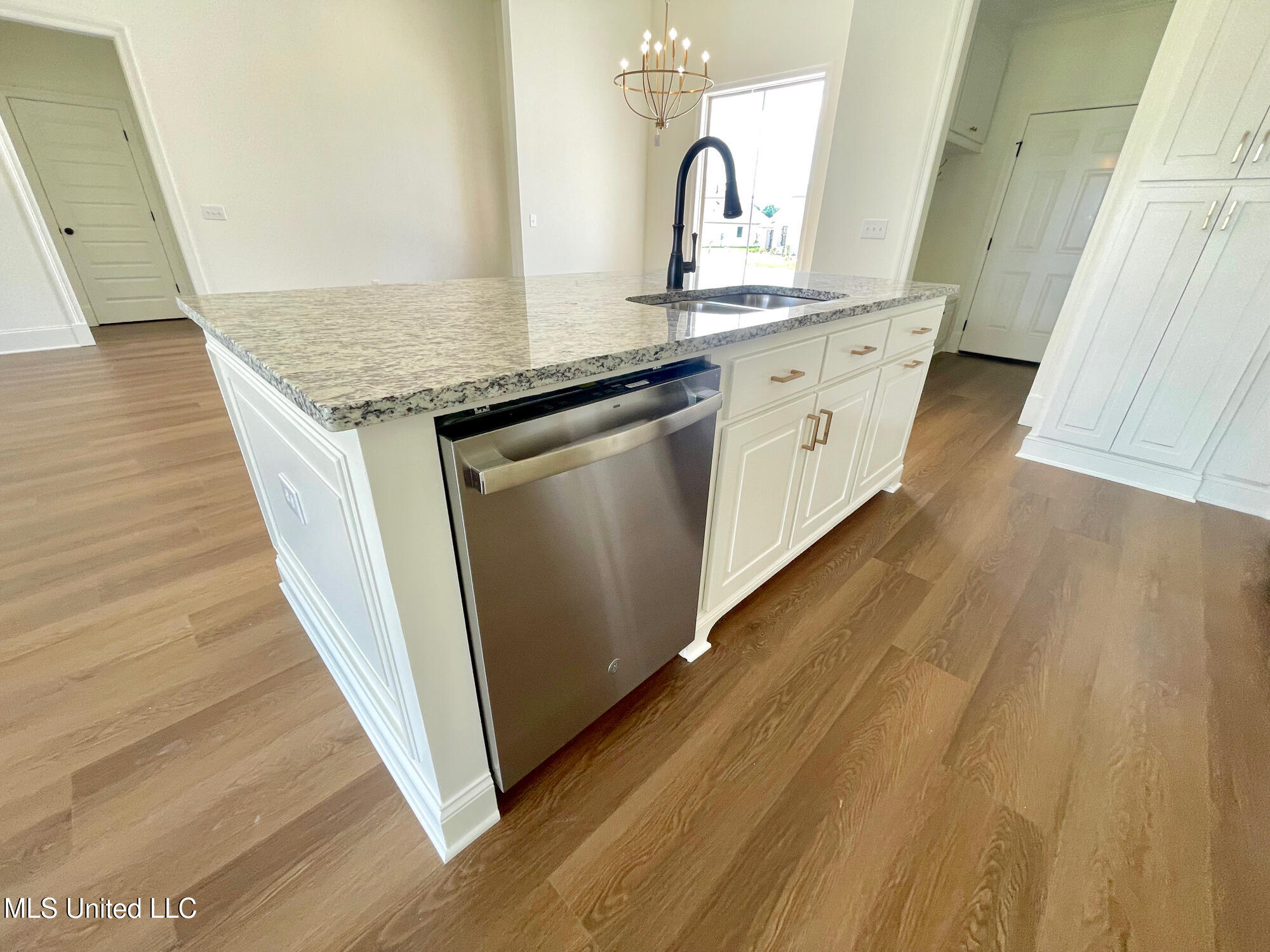 452 Aurora Circle Canton, MS 39046 - Photo 10 of 25 IMG_7884