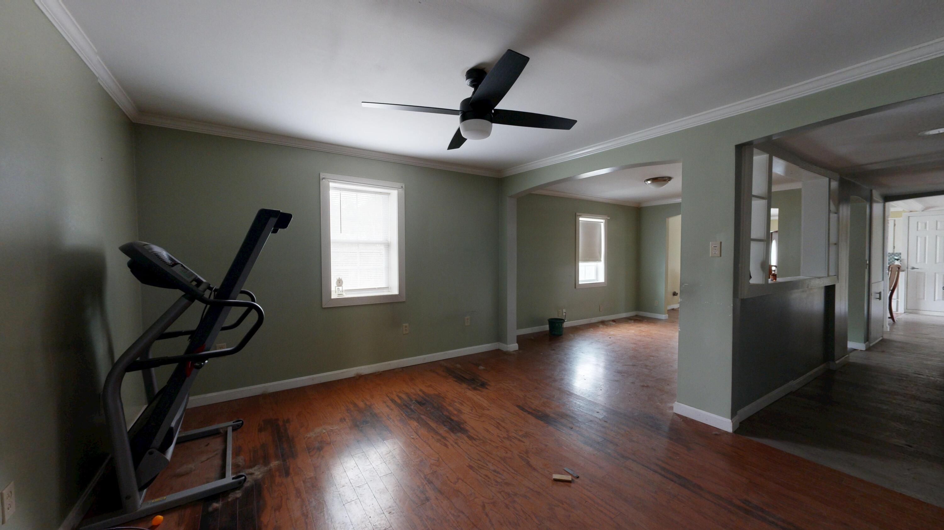445 West River Road Augusta, ME 04330 - Photo 9 of 26 Living Room
