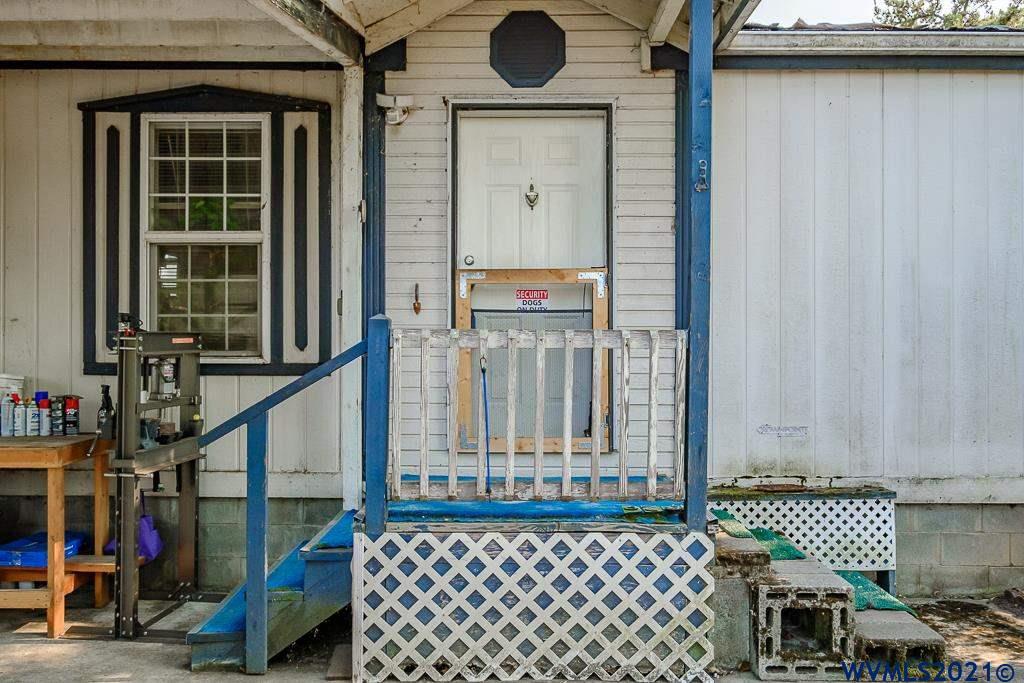 1329 Southwest Elm Street Albany, OR 97321 - Photo 4 of 36 Gallery Image 4