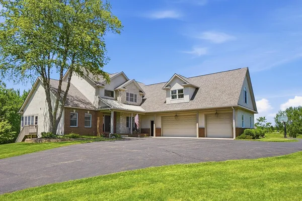 $929,900 | 8717 Highway 656, Marengo, OH 43334