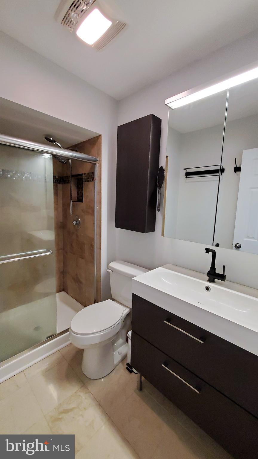 3 Cinzano Court Gaithersburg, MD 20878 - Photo 26 of 41 Master bath