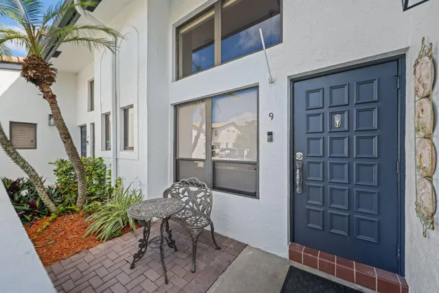 a view of entryway and hall