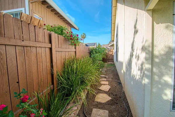 $499,900 | 3904 Fawn Run Way, Antelope, CA 95843