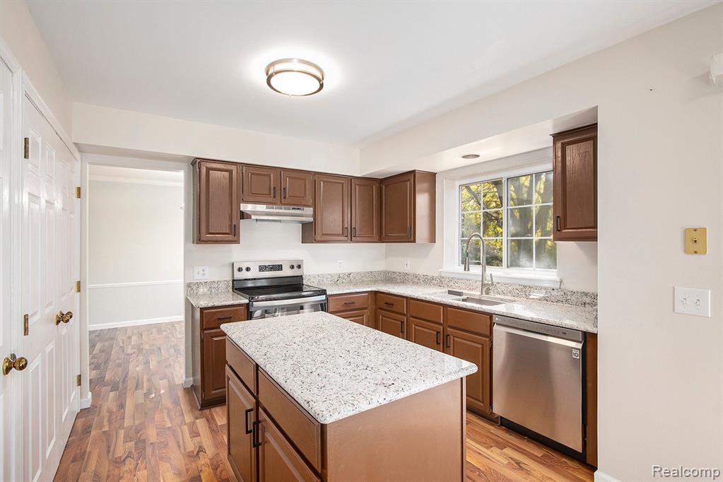 582 Whitney Drive Rochester Hills, MI 48307 - Photo 11 of 29