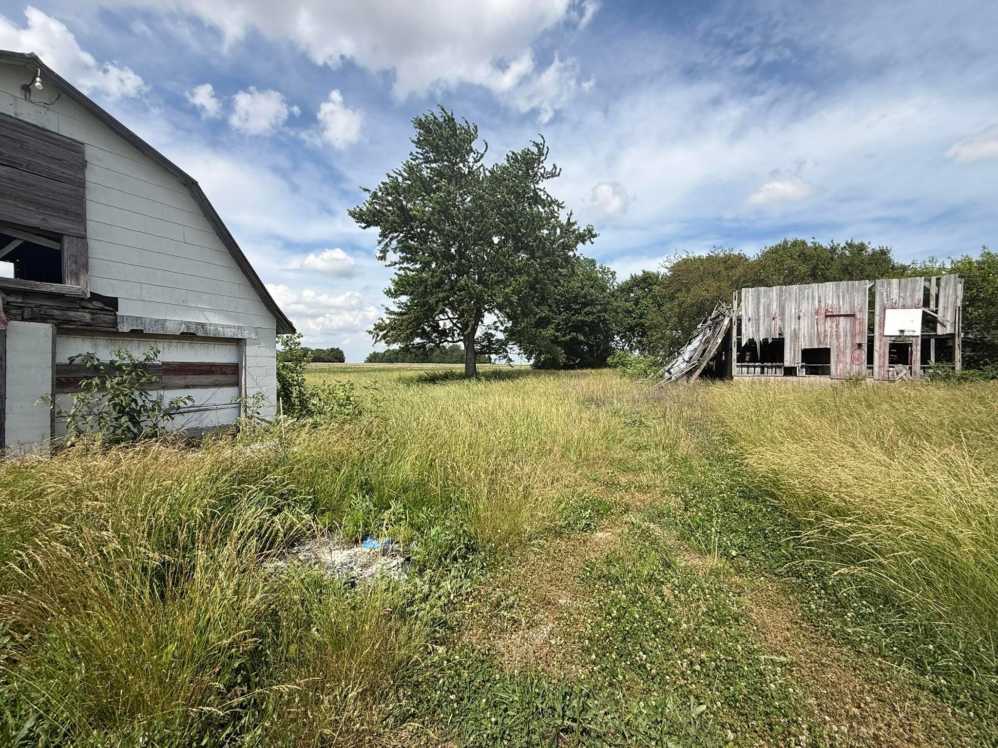498 Junk Road Clarksburg, OH 43115 - Photo 8 of 14