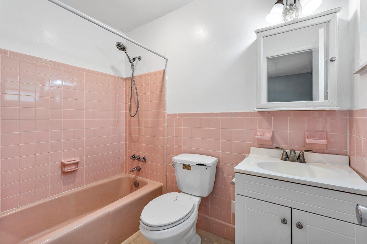 101 East Riverside Drive Jupiter, FL 33469 - Photo 17 of 33 017-101EastRiversideDrive-Jupiter-FL-334