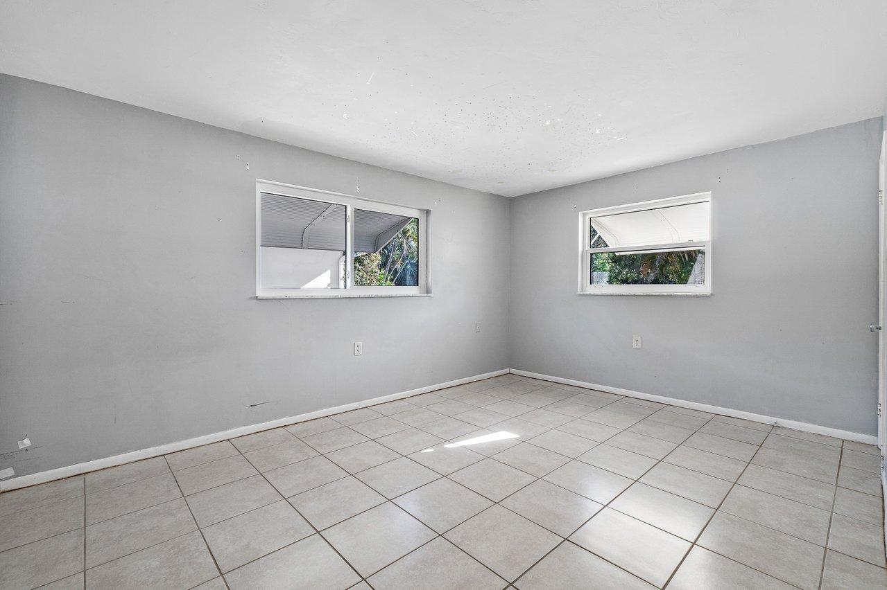 101 East Riverside Drive Jupiter, FL 33469 - Photo 18 of 33 018-101EastRiversideDrive-Jupiter-FL-334