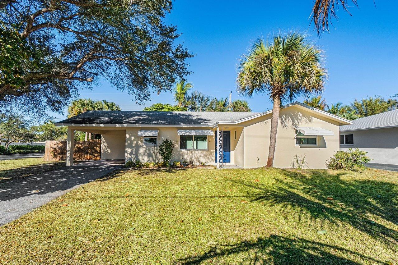 101 East Riverside Drive Jupiter, FL 33469 - Photo 2 of 33 002