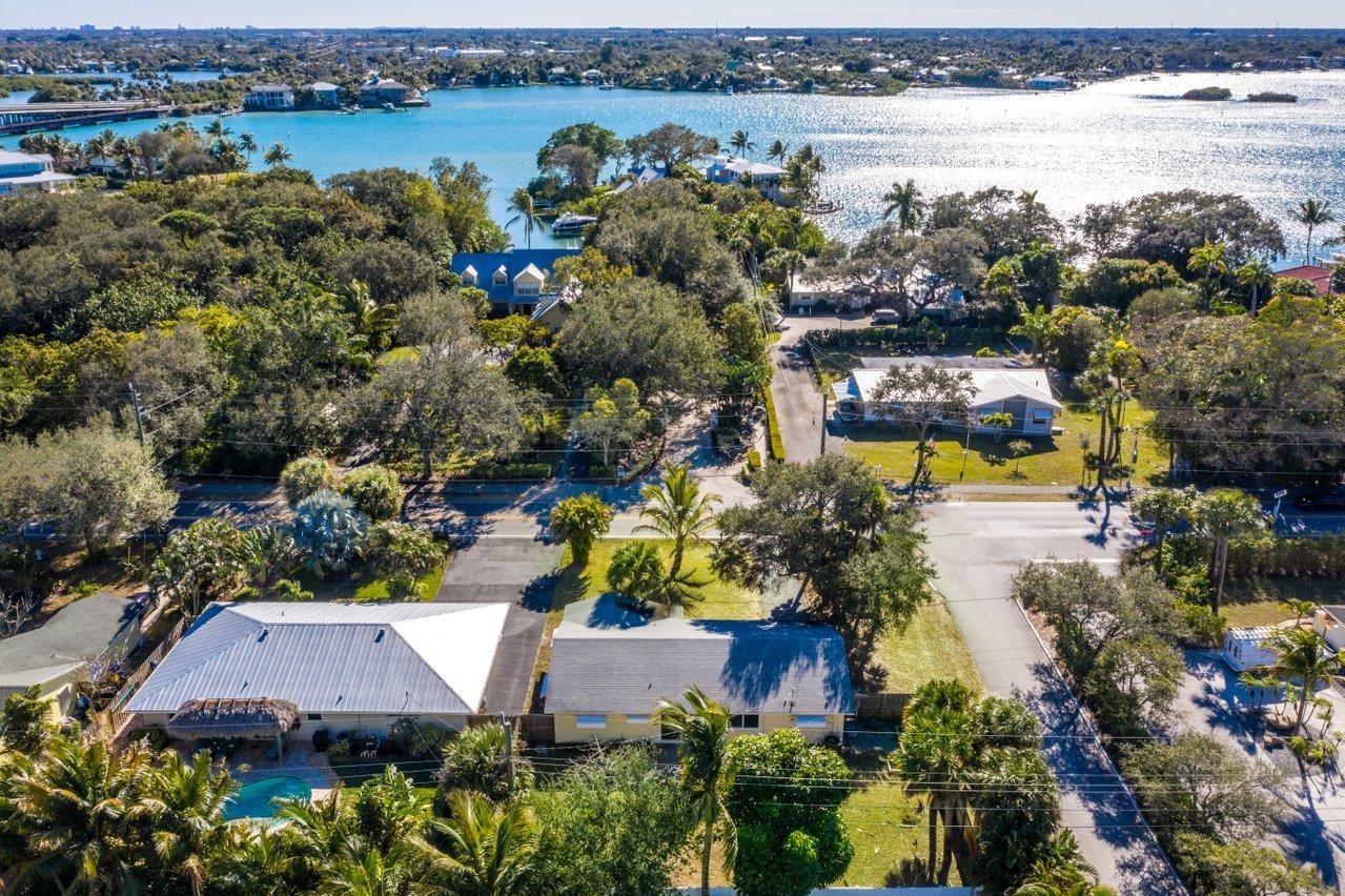 101 East Riverside Drive Jupiter, FL 33469 - Photo 29 of 33 029-101EastRiversideDrive-Jupiter-FL-334