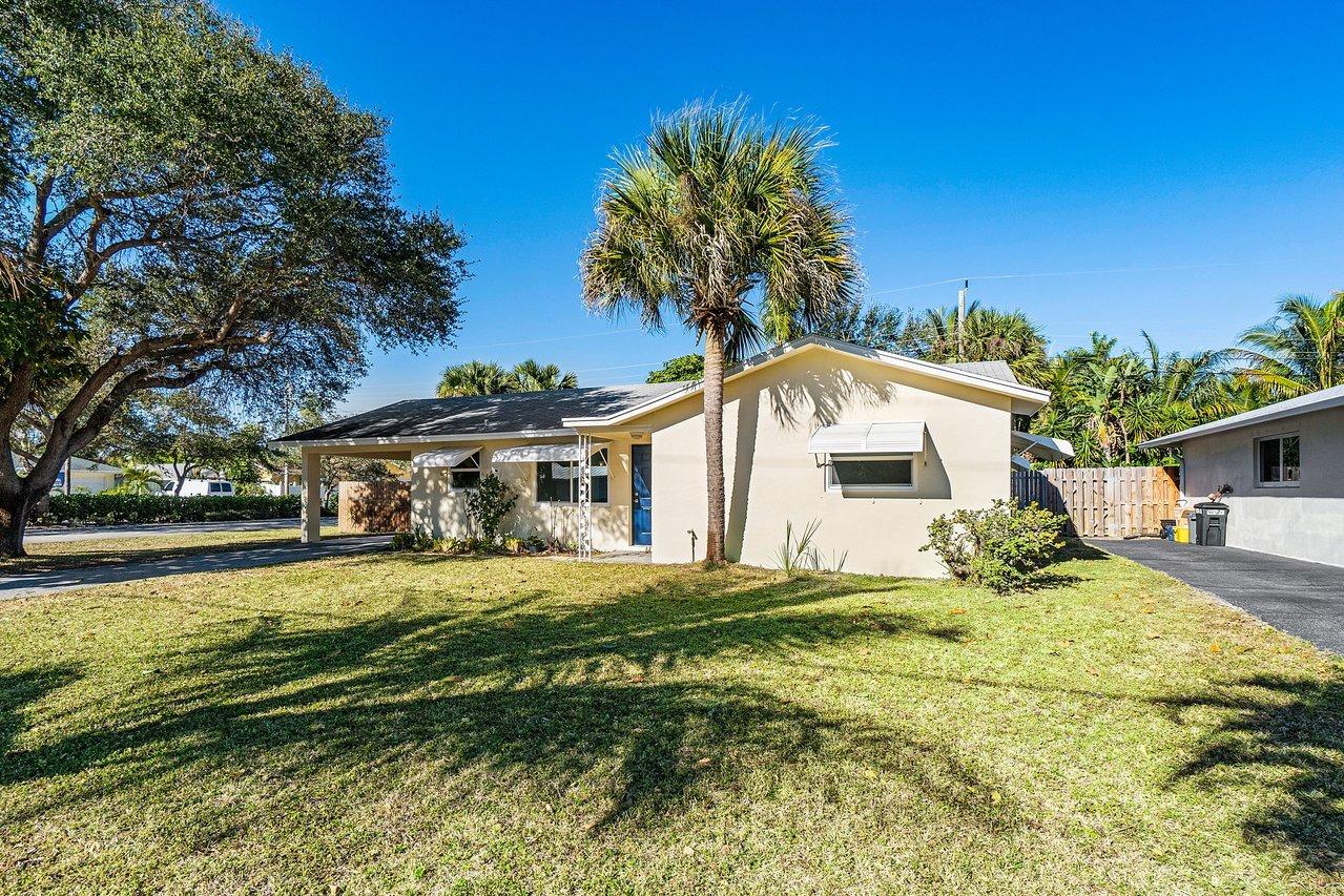 101 East Riverside Drive Jupiter, FL 33469 - Photo 3 of 33 003-101EastRiversideDrive-Jupiter-FL-334