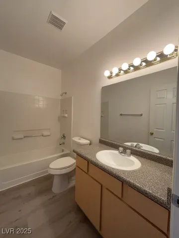 $1,610 | 4915 East Russell Road, Unit 105, Las Vegas, NV 89120