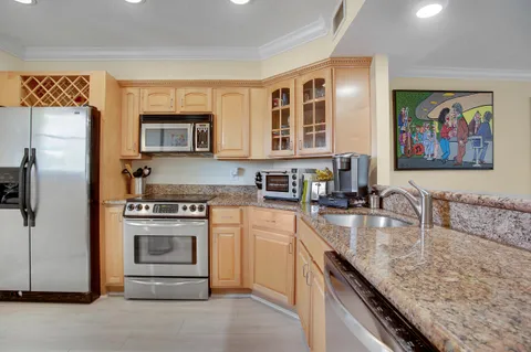 $396,000 | 1501 East Broward Boulevard, Unit 705, Fort Lauderdale, FL 33301
