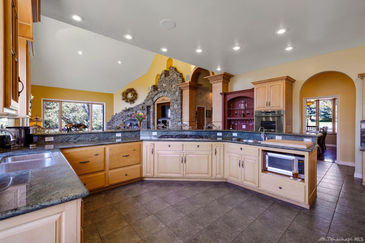 24500 Heather Court Tehachapi, CA 93561 - Photo 20 of 60 16