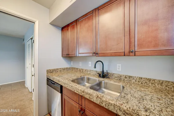 $1,525 | 4204 North 38th Street, Unit 8, Phoenix, AZ 85018