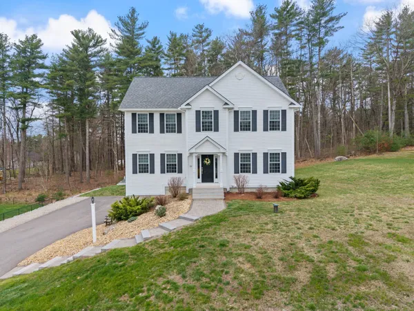 $749,900 | 22 Rolling Woods Drive, Hudson, NH 03051