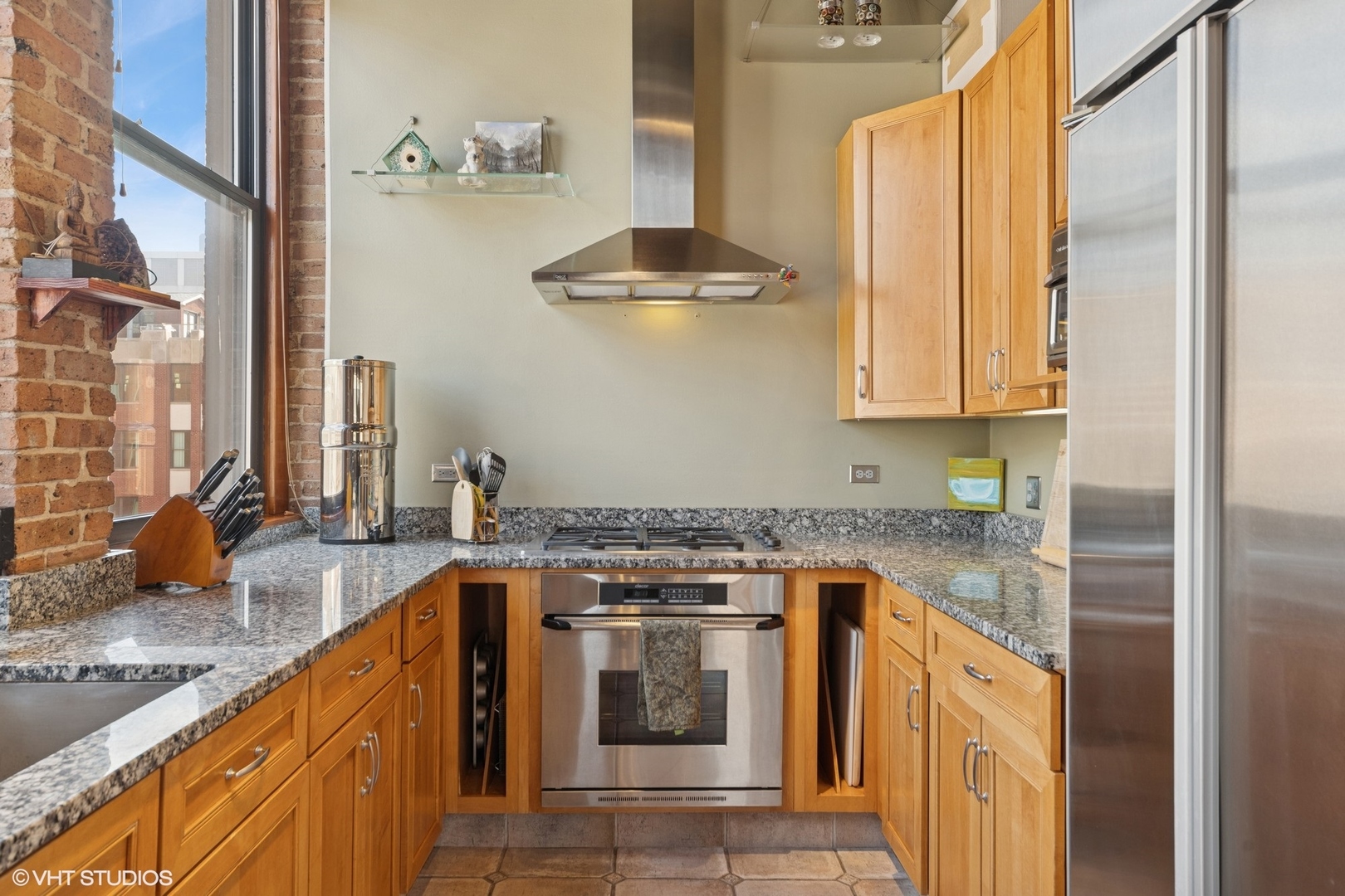 400 South Green Street, Unit 512 Chicago, IL 60607 - Photo 10 of 28 Gallery Image 10