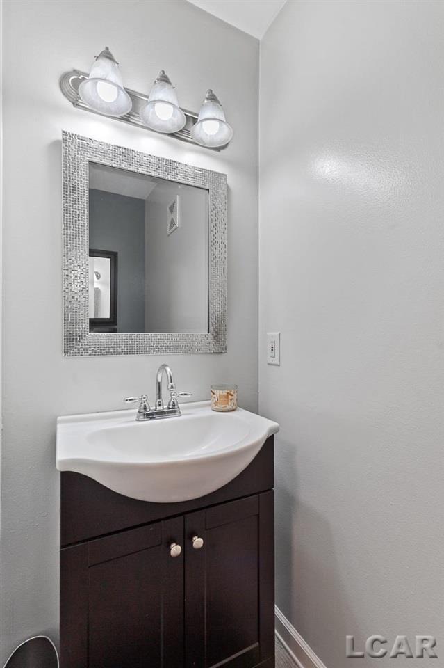 2544 Wood Ridge Drive Adrian, MI 49221 - Photo 15 of 44
