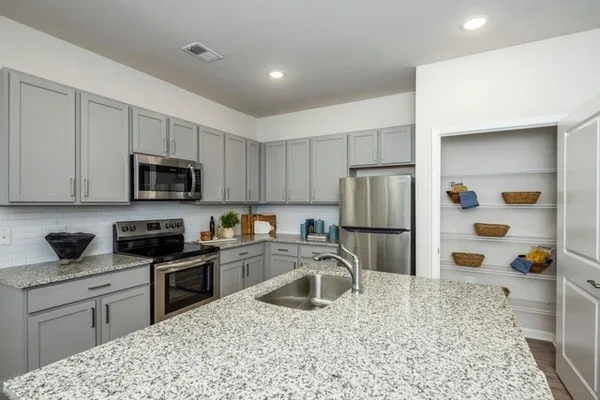 $1,660 | 245 Fox Run Drive, Unit GINGER, Brunswick, GA 31525