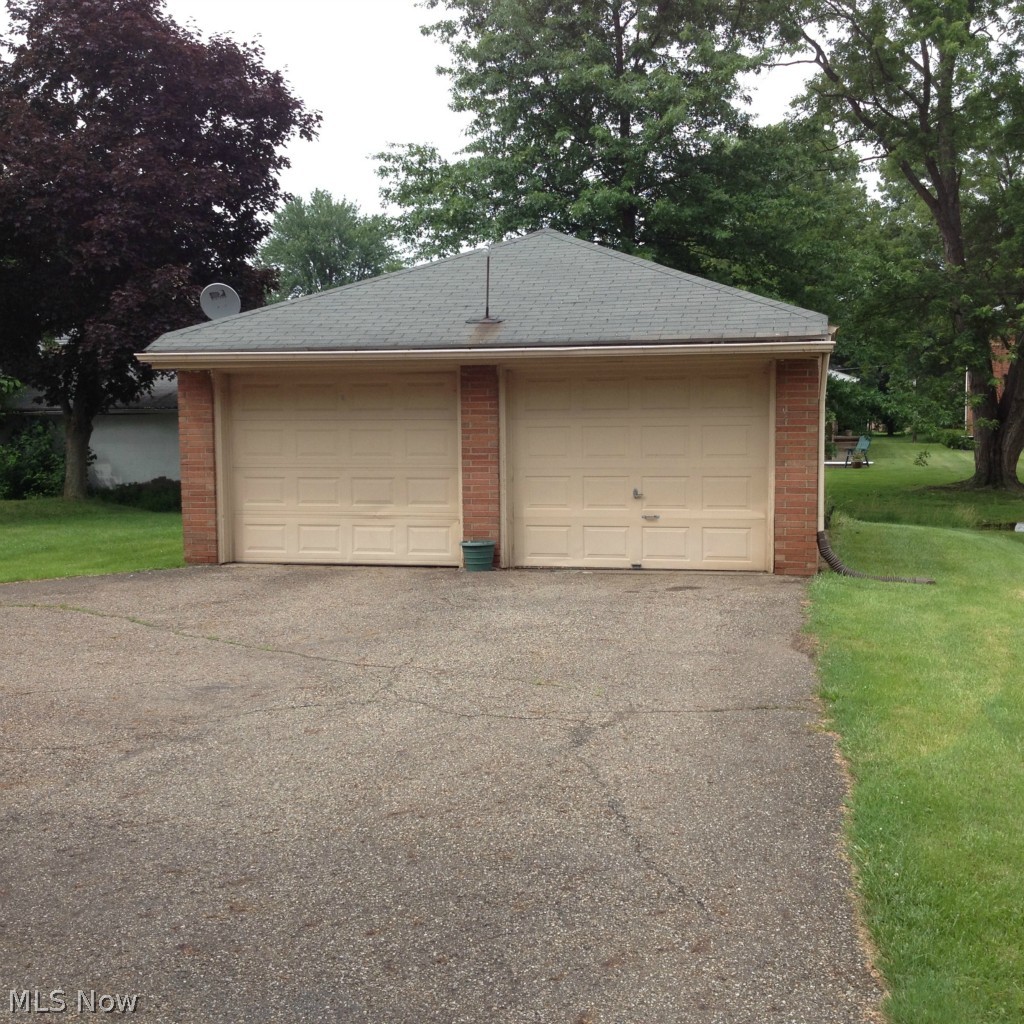 2881 Chamberlain Road Akron, OH 44333 - Photo 5 of 15