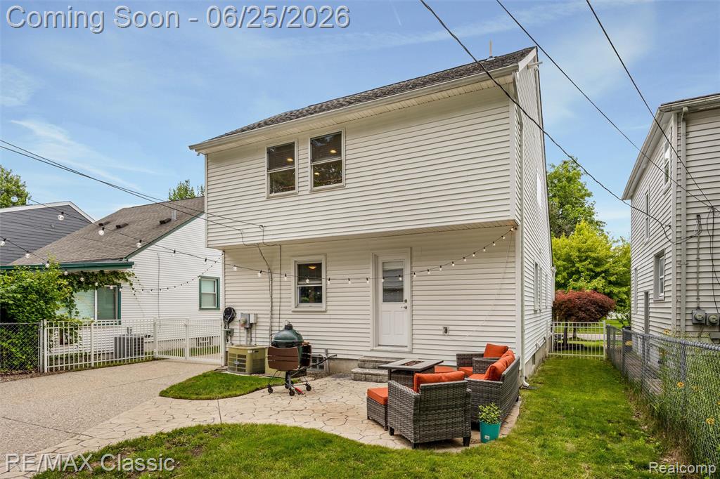 605 Fernwood Road Royal Oak, MI 48067 - Photo 5 of 40