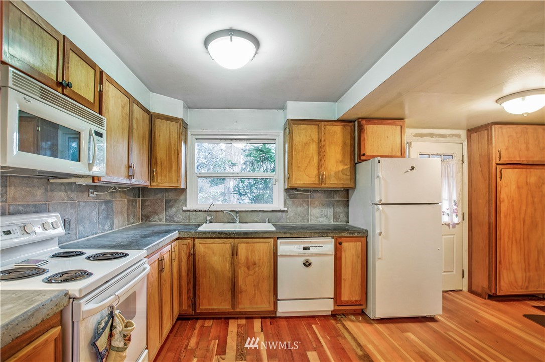 8707 Custer Road Southwest Lakewood, WA 98499 - Photo 9 of 30 Gallery Image 9