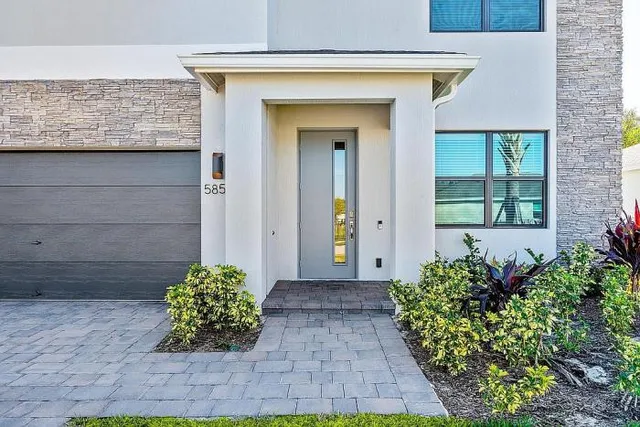 $593,000 | 5850 Southeast Sky Blue Circle, Stuart, FL 34997