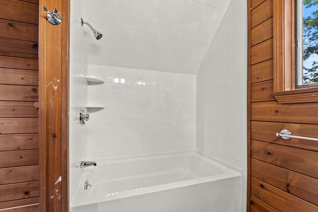 28 Hawthorne Street Lynn, MA 01902 - Photo 28 of 34