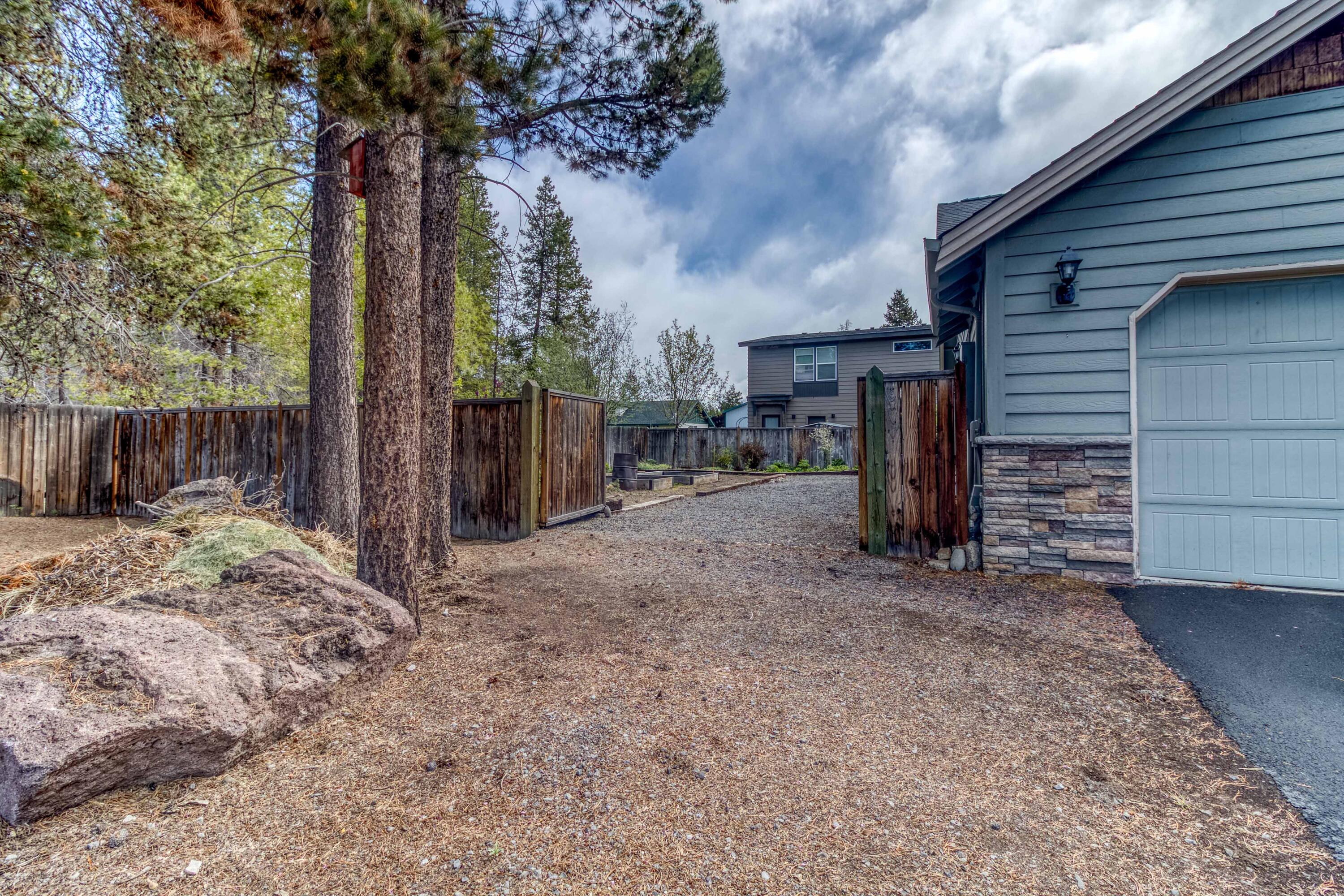 51322 Preble Way La Pine, OR 97739 - Photo 5 of 25 Large gate and RV parking