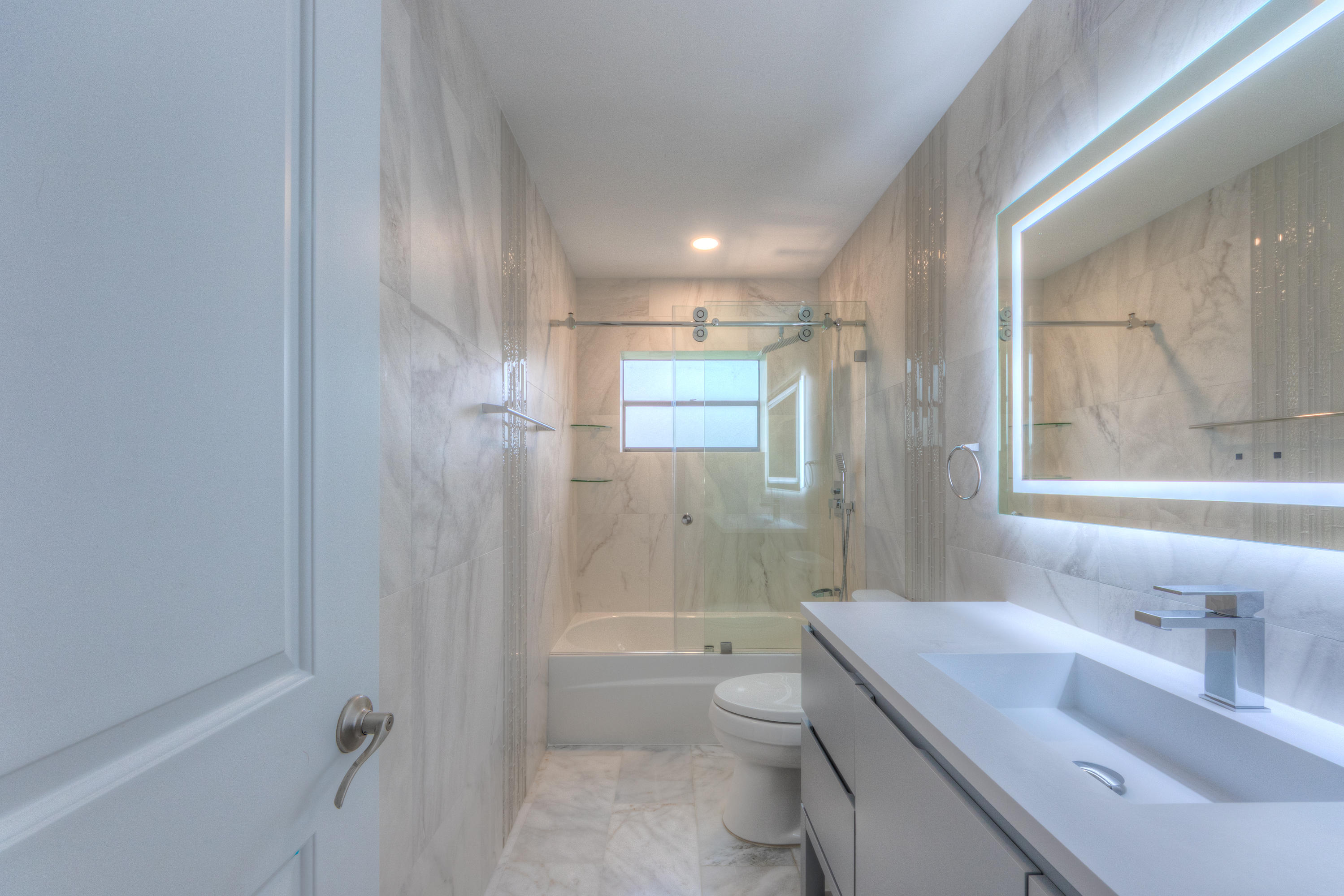 7672 Estrella Circle Boca Raton, FL 33433 - Photo 23 of 39 ESTANCIA BATHROOM