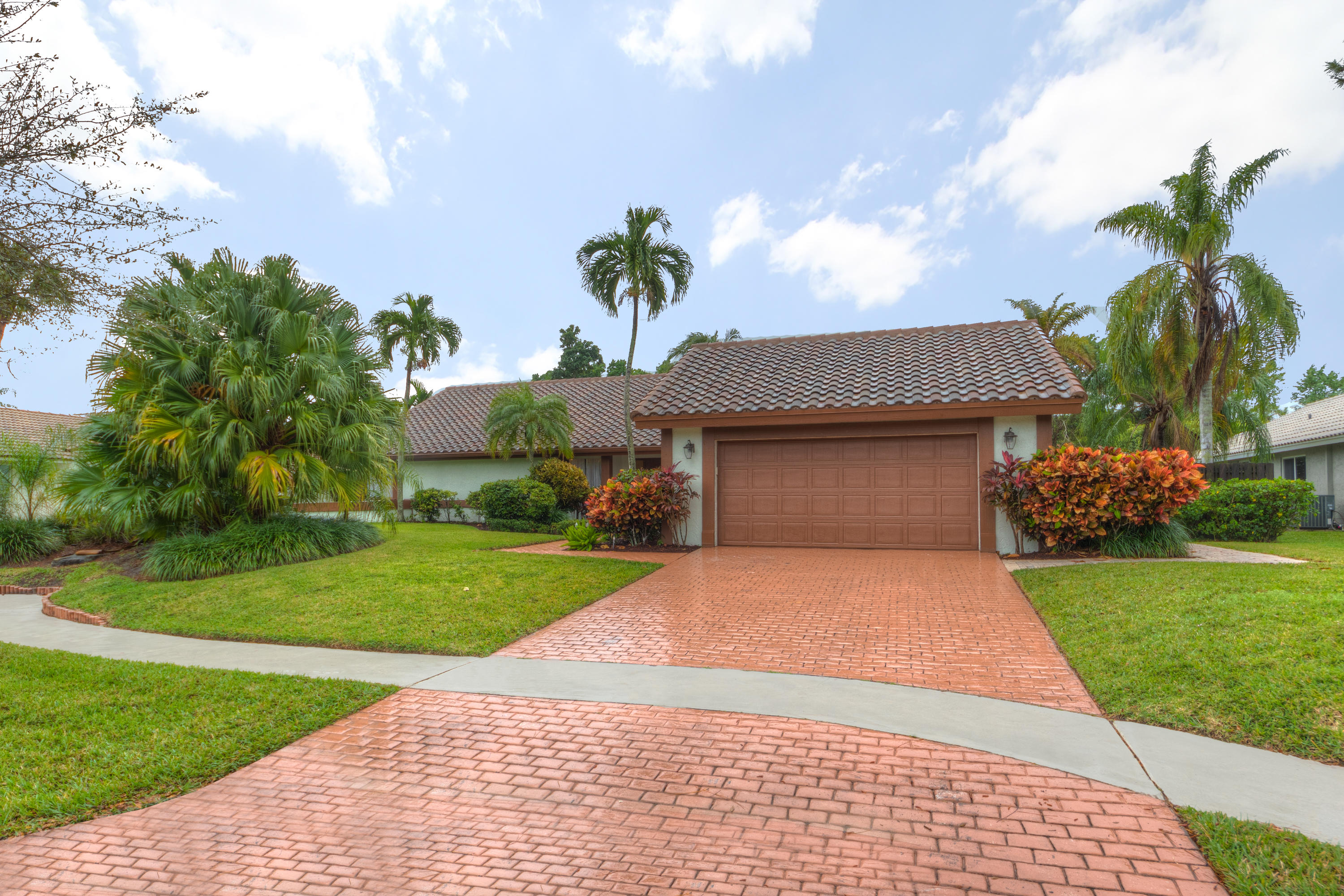 7672 Estrella Circle Boca Raton, FL 33433 - Photo 29 of 39 ESTANCIA