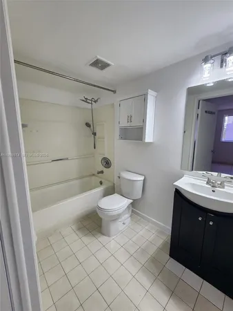 $222,900 | 6195 Northwest 186th Street, Unit 309, Hialeah, FL 33015