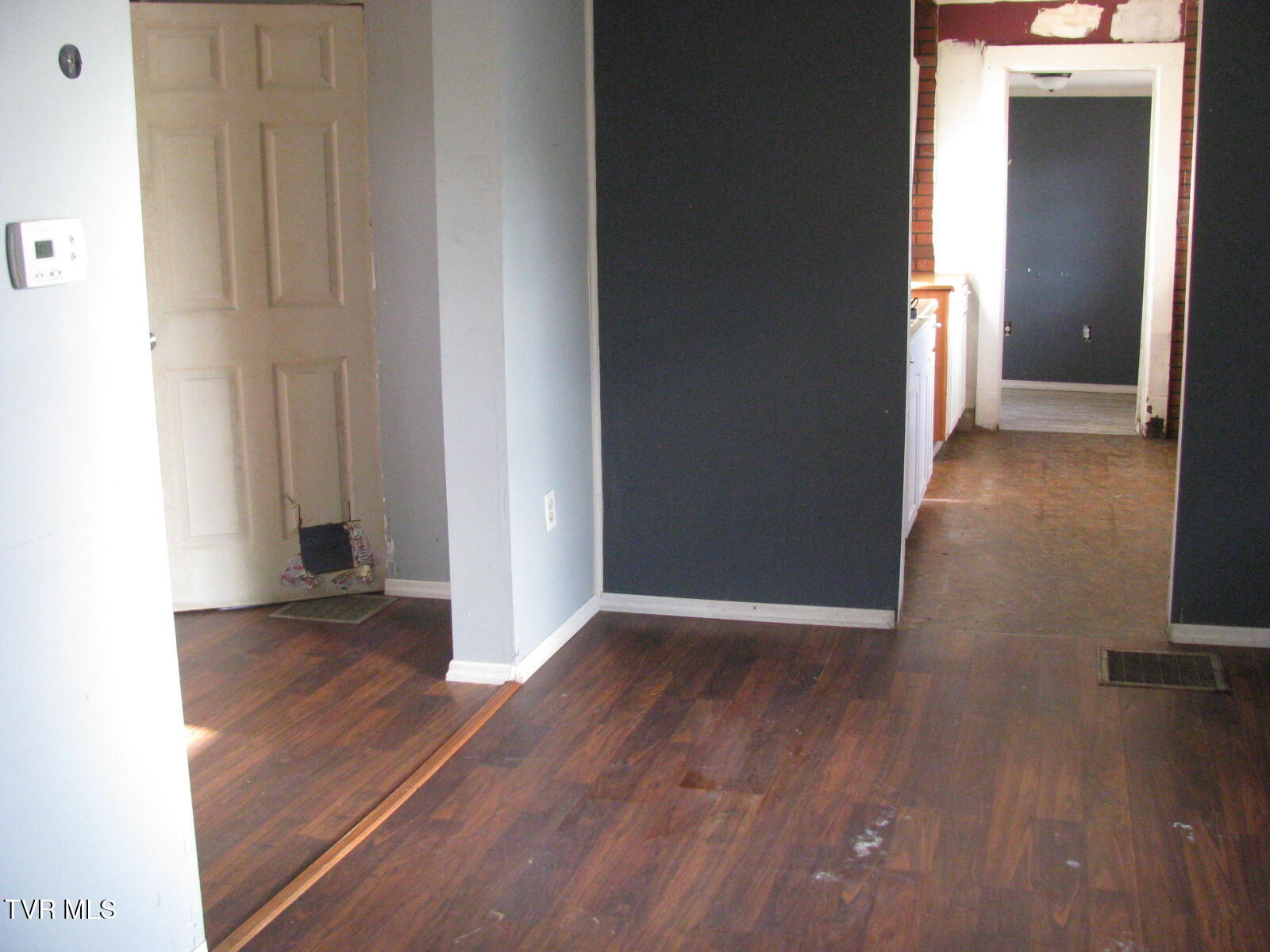 104 North Paperville Road Bristol, TN 37620 - Photo 11 of 18 IMG_7643