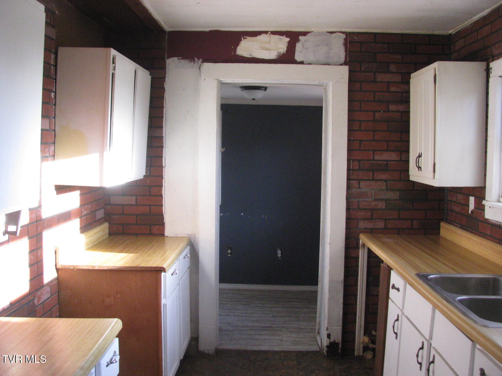 104 North Paperville Road Bristol, TN 37620 - Photo 18 of 18 IMG_7654