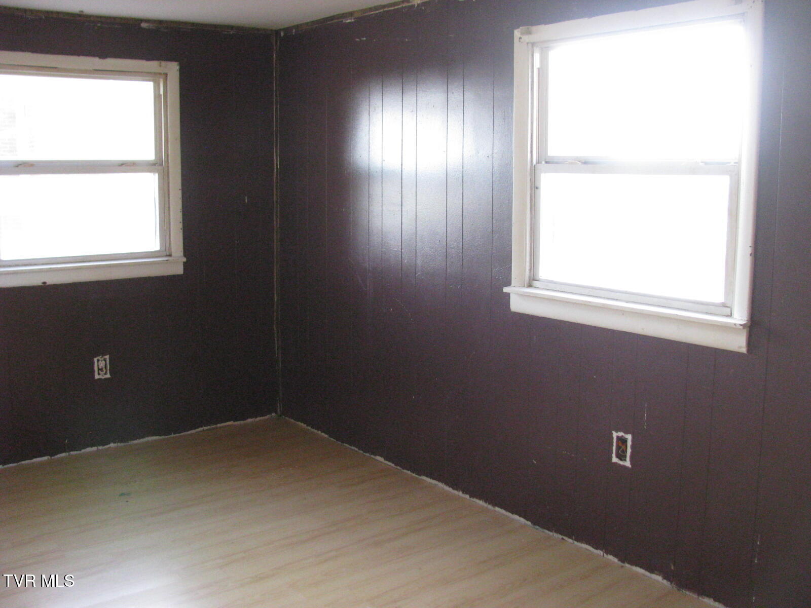 104 North Paperville Road Bristol, TN 37620 - Photo 9 of 18 IMG_7641