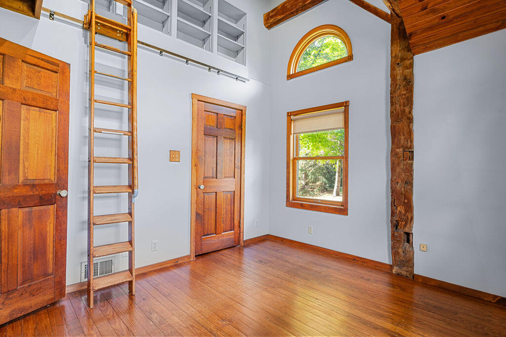 215 Criglas Road Wales, WI 53183 - Photo 13 of 48 IMG_9285