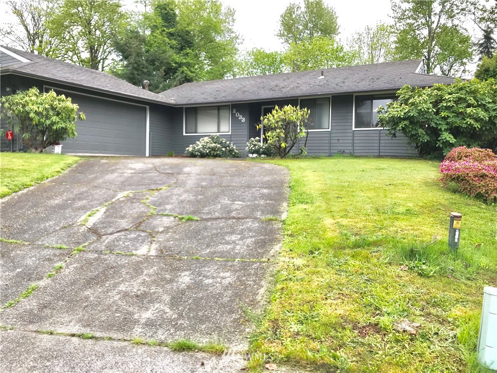2033 Jones Circle Southeast Renton, WA 98055 - Photo 2 of 12
