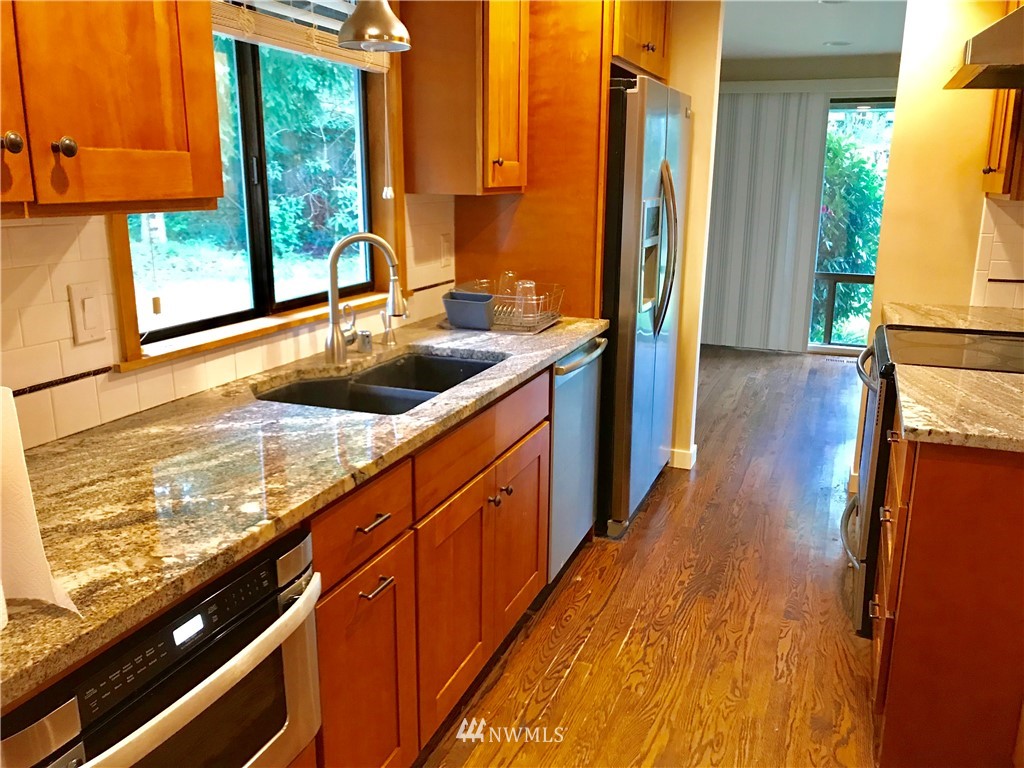 2033 Jones Circle Southeast Renton, WA 98055 - Photo 11 of 12