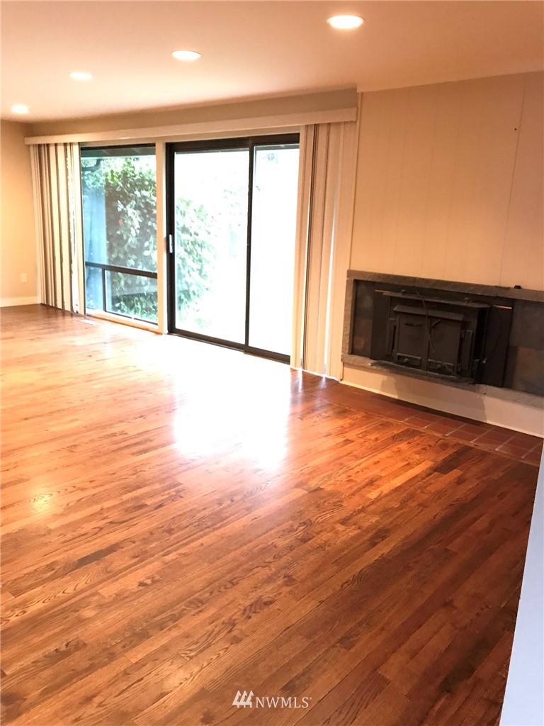 2033 Jones Circle Southeast Renton, WA 98055 - Photo 8 of 12