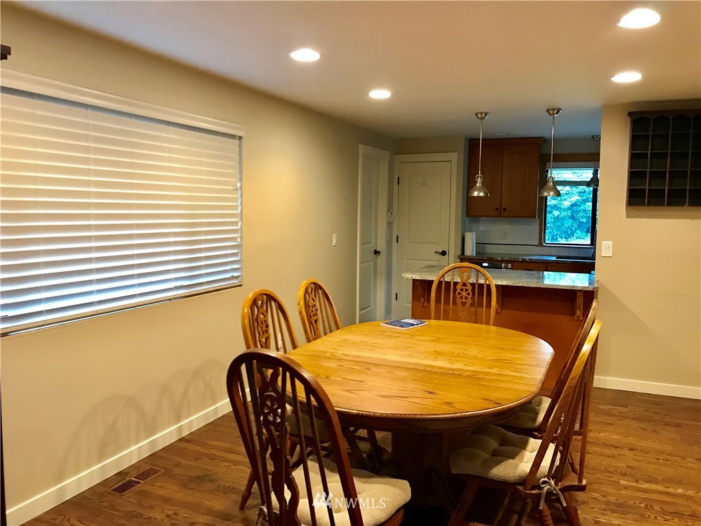 2033 Jones Circle Southeast Renton, WA 98055 - Photo 10 of 12