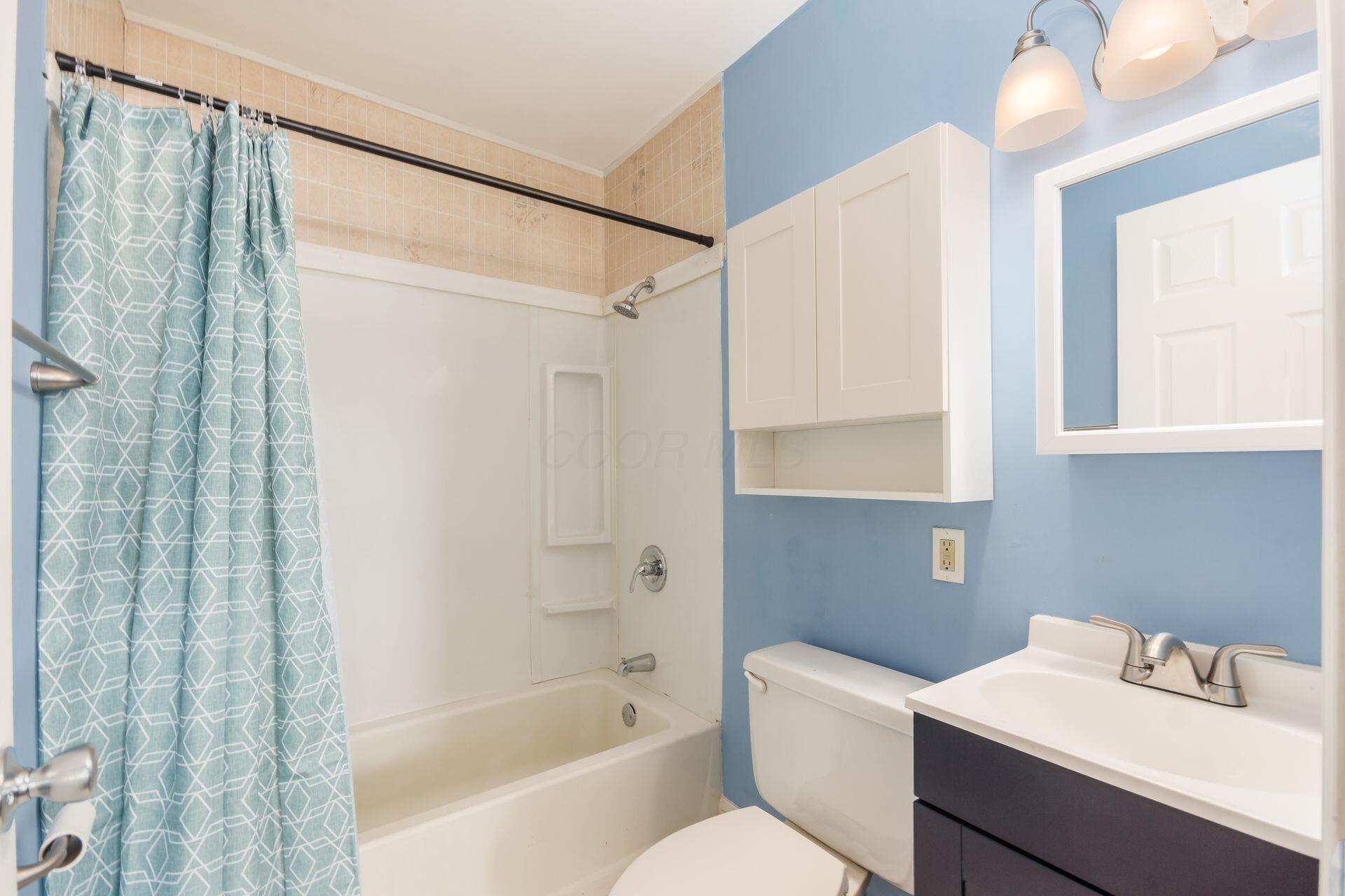 884 Bruckner Road Columbus, OH 43207 - Photo 14 of 29 Renovated Bathroom