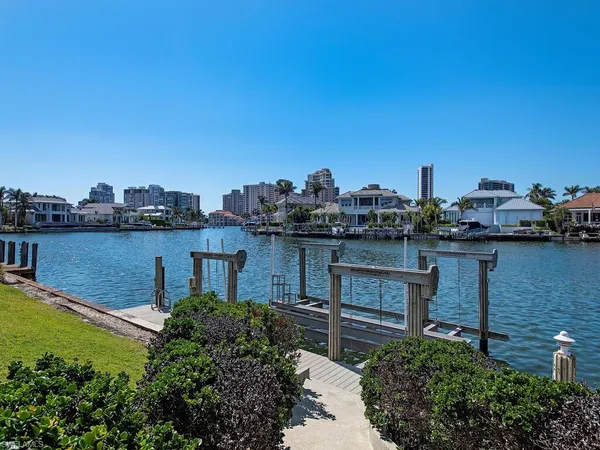 $28,000 | 4459 Crayton Road, Naples, FL 34103