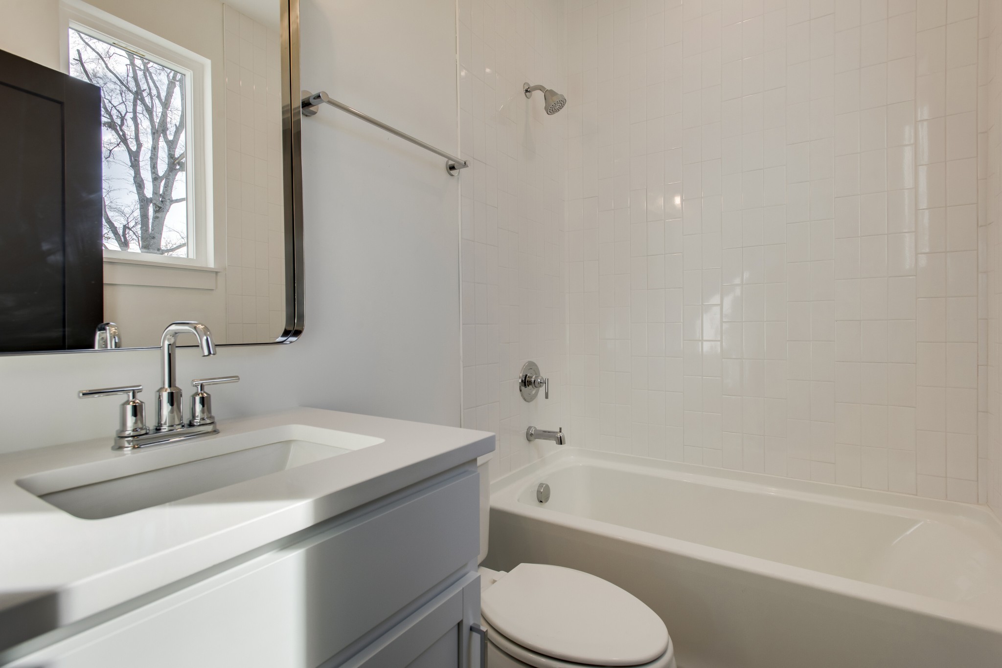 505 Croley Drive Nashville, TN 37209 - Photo 26 of 38 a bathroom with a sink toilet vanity and bathtub