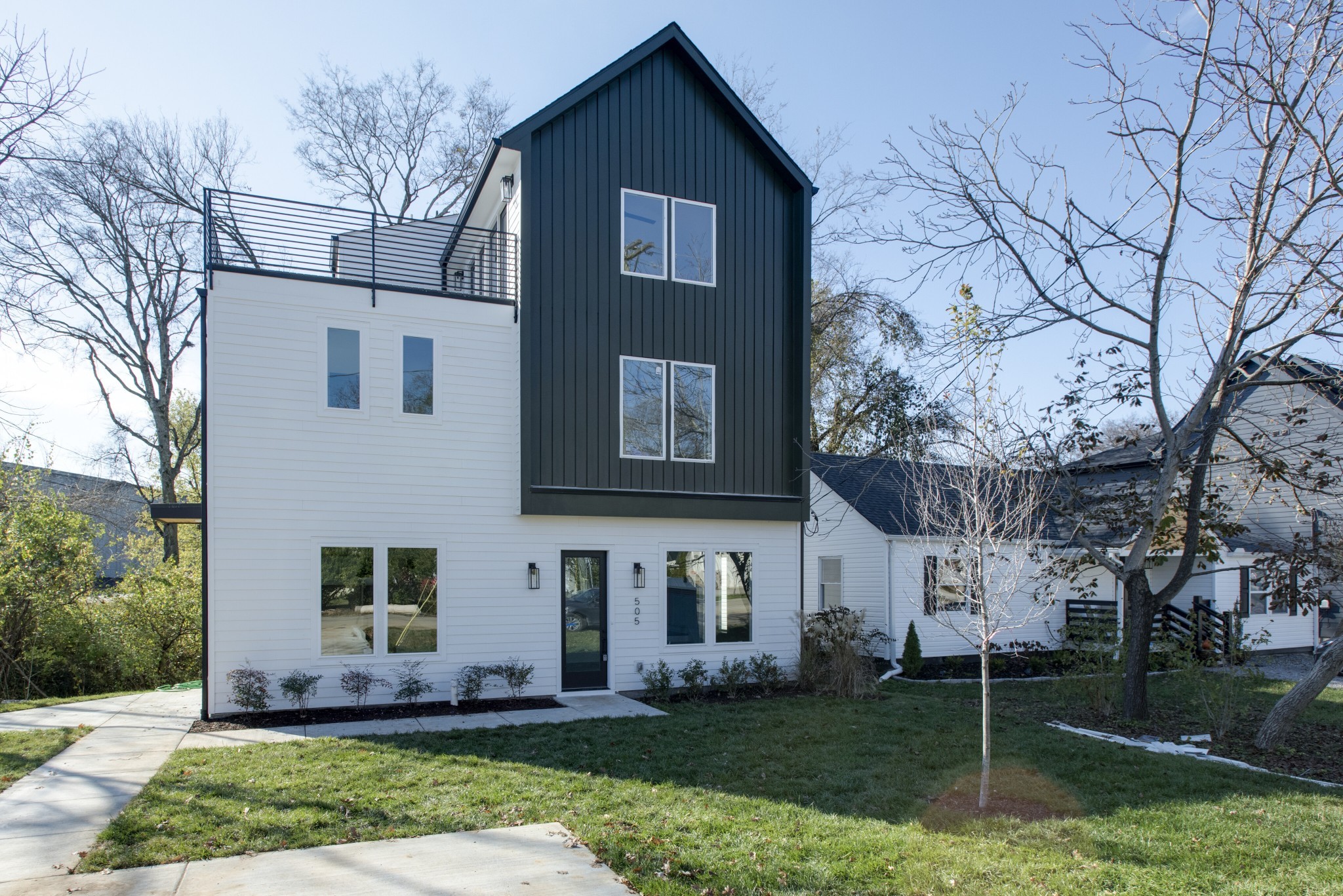 505 Croley Drive Nashville, TN 37209 - Photo 4 of 38 a view of a yard in front of a house