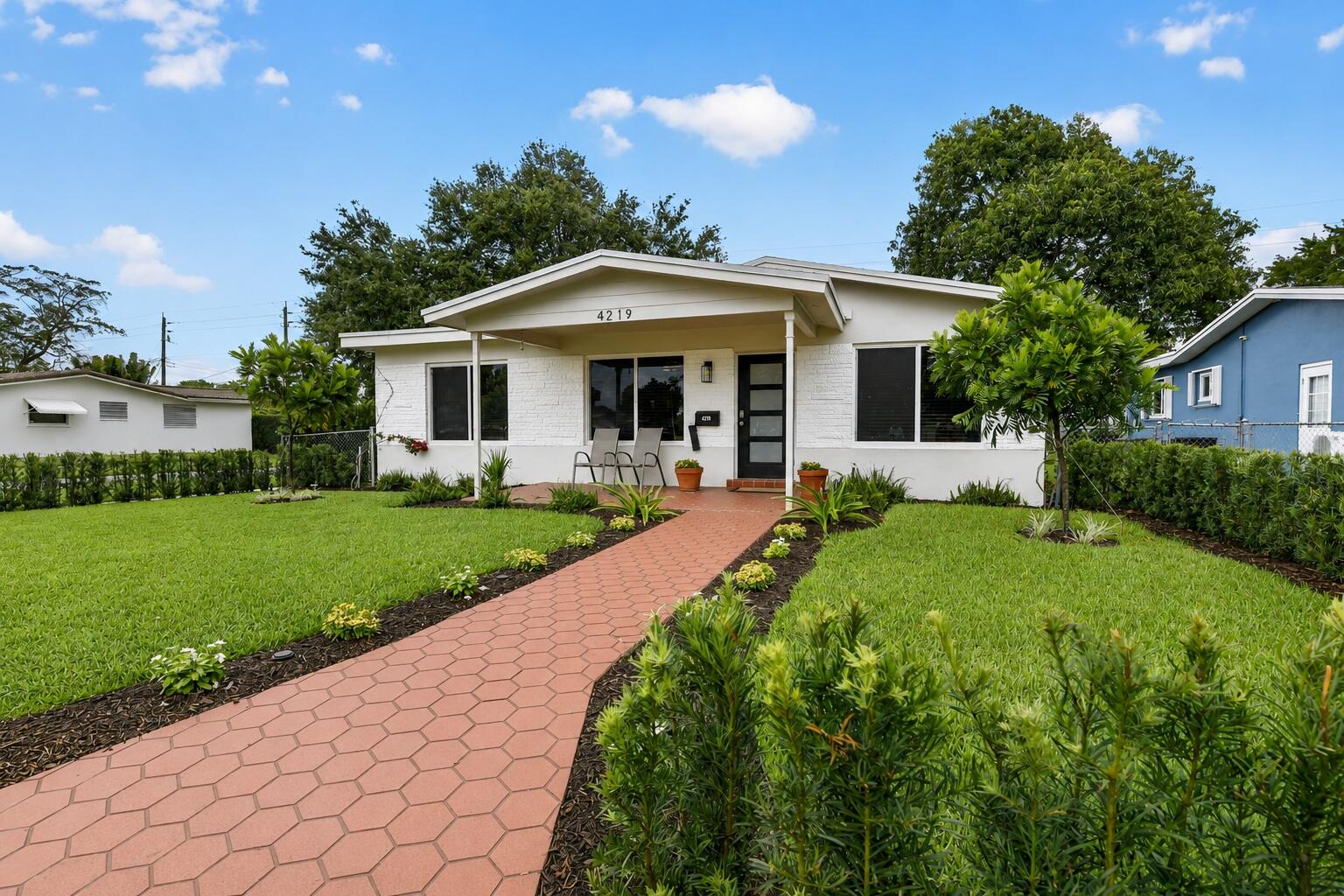 4219 West Park Road Hollywood, FL 33021 - Photo 2 of 44 ChatGPT Image May 6, 2026, 05_46_03 PM