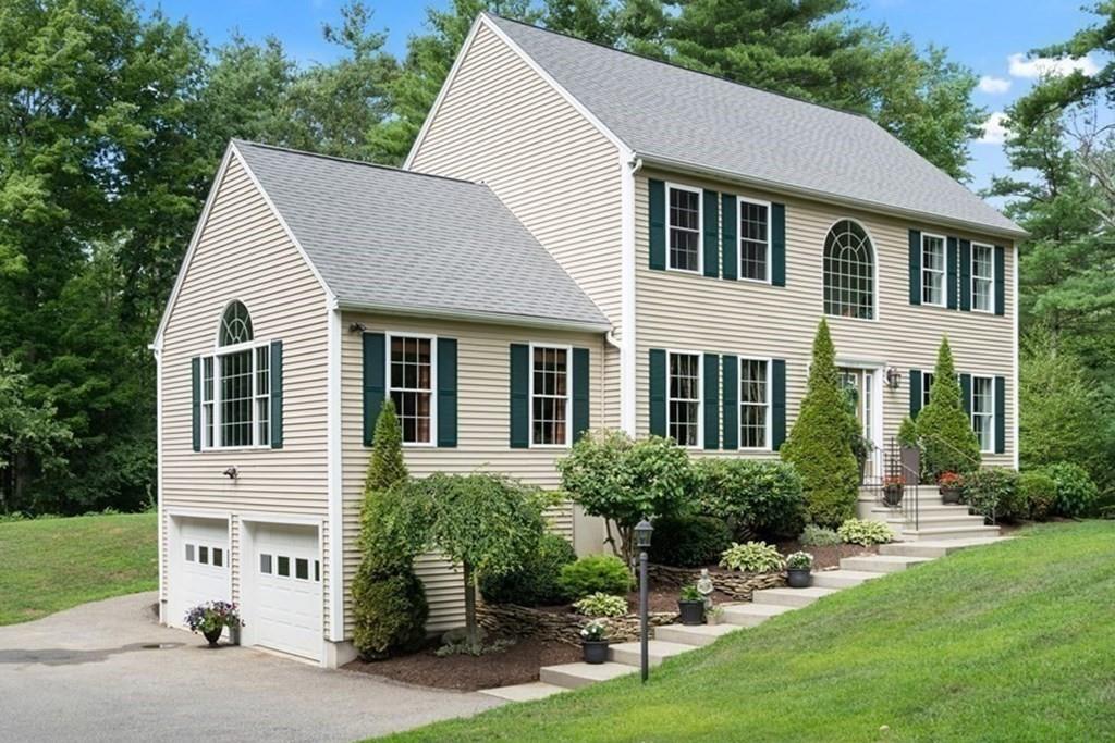 253 Walker Road Sturbridge, MA 01566 - Photo 2 of 31 a view of a yard in front view of a house