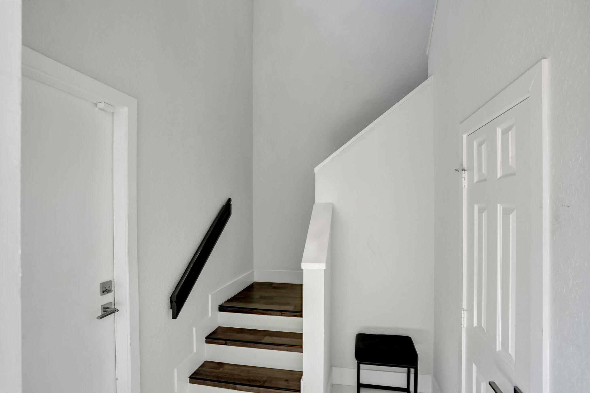 6584 Villa Sonrisa Drive, Unit 1122 Boca Raton, FL 33433 - Photo 3 of 22 a view of entryway with wooden floor