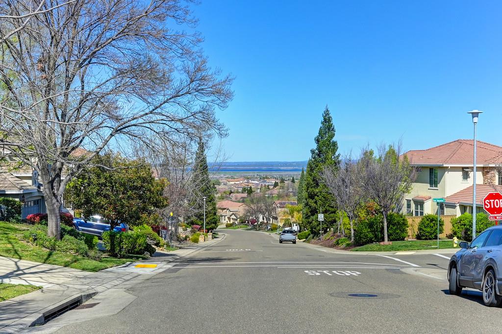 343 Carpenter Hill Road Folsom, CA 95630 - Photo 4 of 56